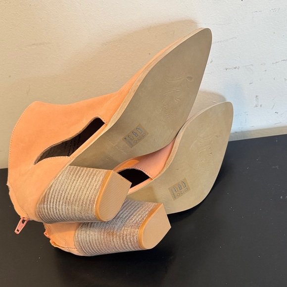 LIKE NEW Free People Coral Ankle Booties. Leather Cutout Pointed-Toe - Picture 11 of 11